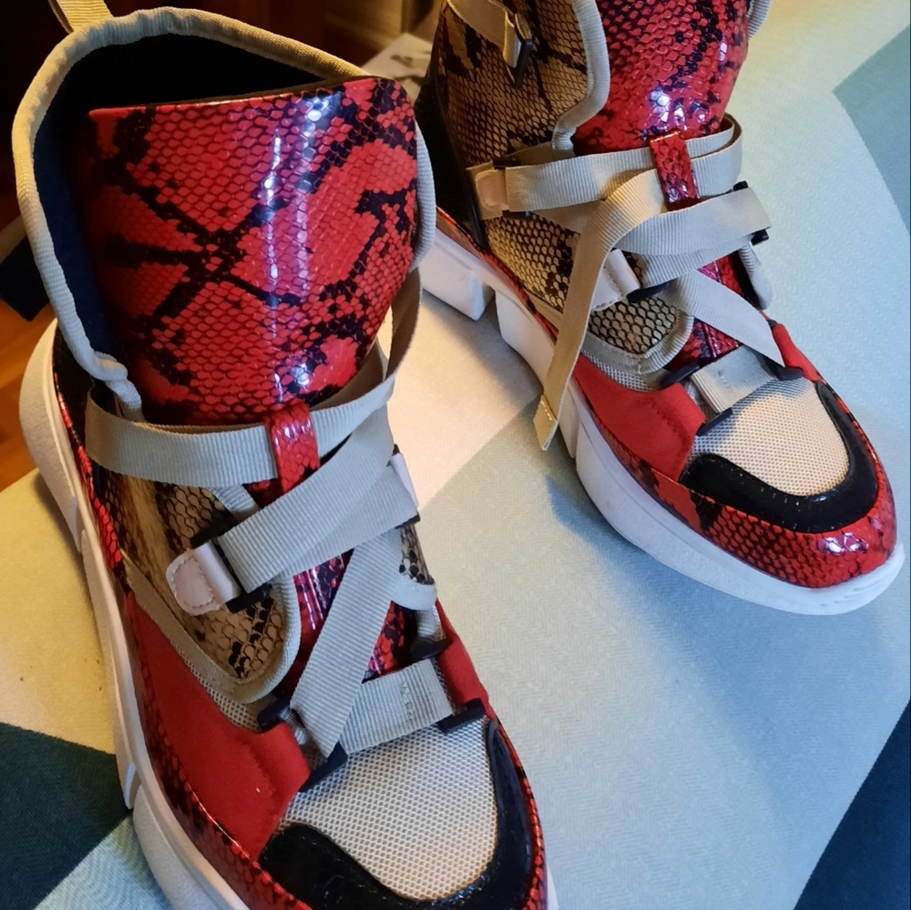 Multicolor Fashion Sneakers - size 7